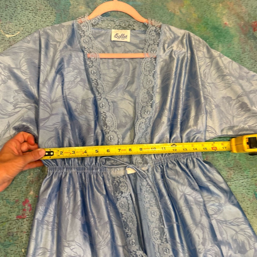 Vintage Blue Robe - Picture 11 of 12